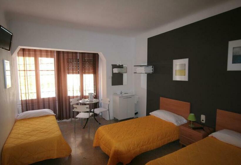 Трехместный Номер Стандарт Совместная Ванная, Hostal Juventus