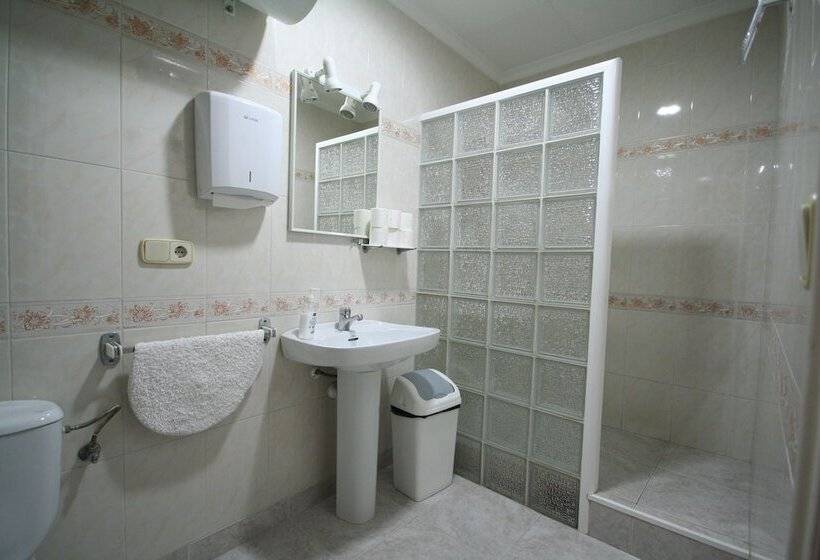 חדר סטנדרט חדר אמבטיה משותף, Hostal Juventus