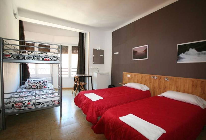 Семейный Номер Совместный Санузел, Hostal Juventus