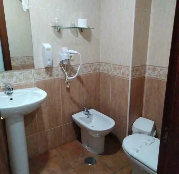 Standard Kolmen Hengen Huone, Rincón De Antón