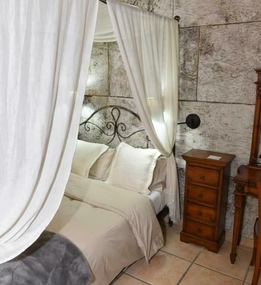 اتاق سوپریور با وان آب گرم, Rural El Castillo