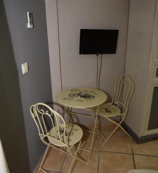 اتاق استاندارد چهار تخته, Rural El Castillo