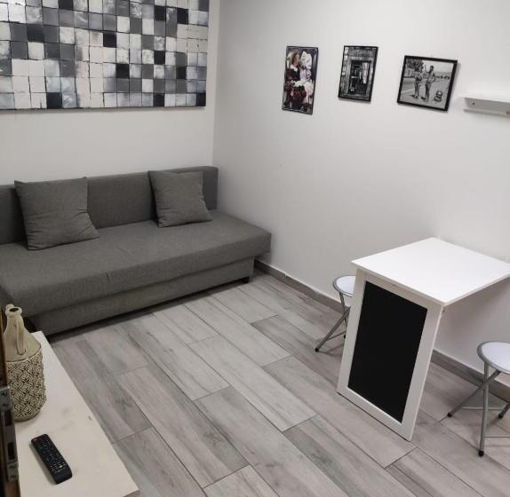 آپارتمان 1 خوابه همکف, Rural El Castillo