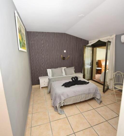 اتاق استاندارد چهار تخته, Rural El Castillo