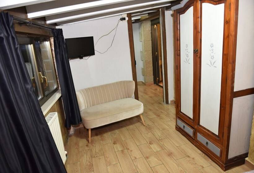 استودیوی کلاسیک, Rural El Castillo