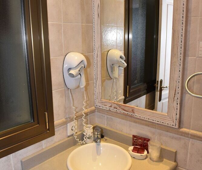 اتاق سوپریور با وان آب گرم, Rural El Castillo