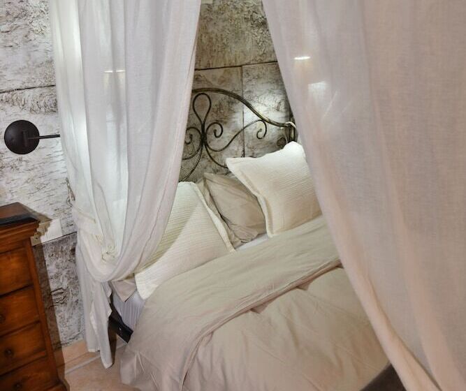 اتاق سوپریور با وان آب گرم, Rural El Castillo