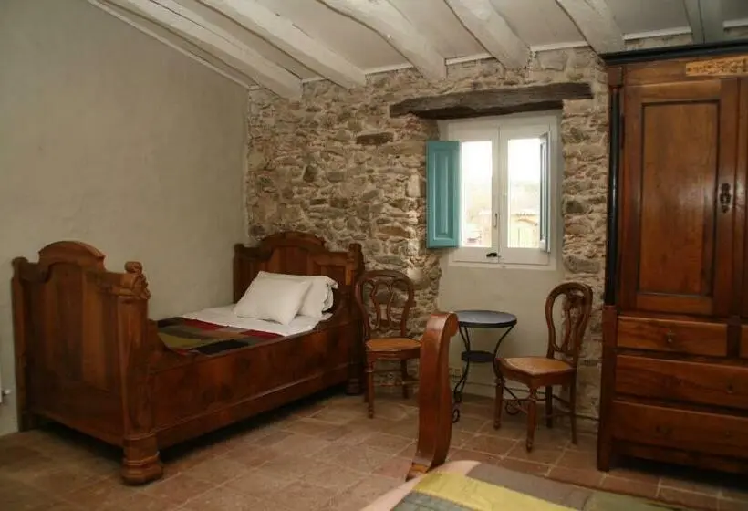Standard Kolmen Hengen Huone, Turisme Rural Mas Masaller