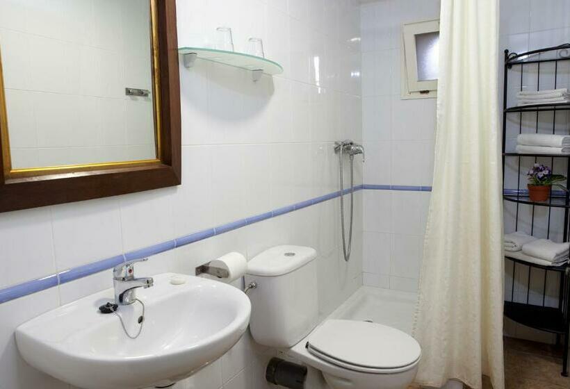 اتاق استاندارد سه نفره, Turisme Rural Mas Masaller