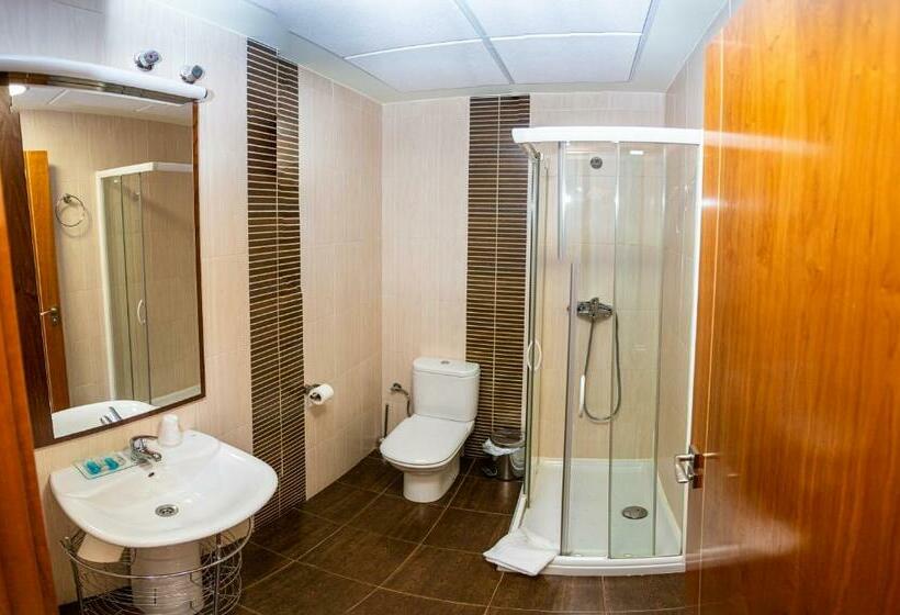 غرفة قياسية, Villa De Cárcar