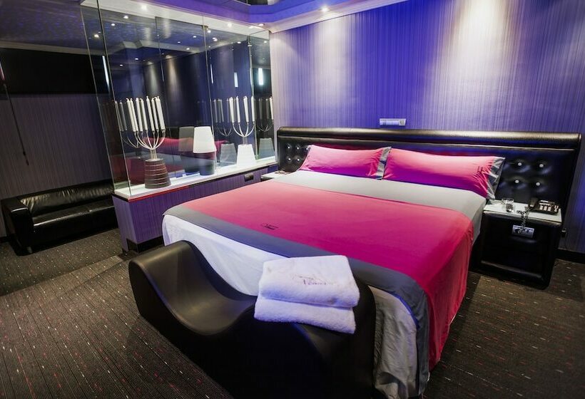 سوئیت با وان آب گرم, Motel Venus Pontevedra