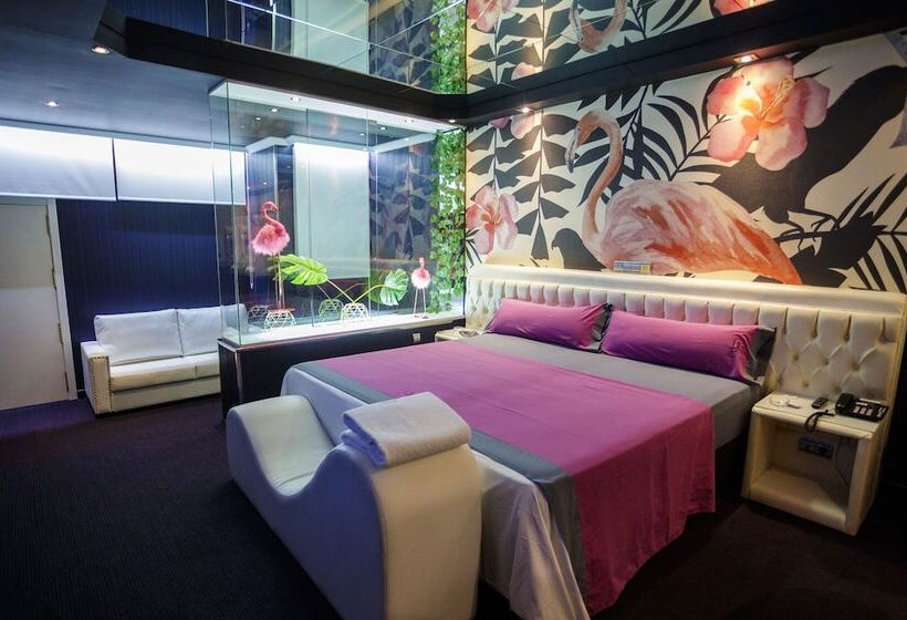 سوئیت با وان آب گرم, Motel Venus Pontevedra