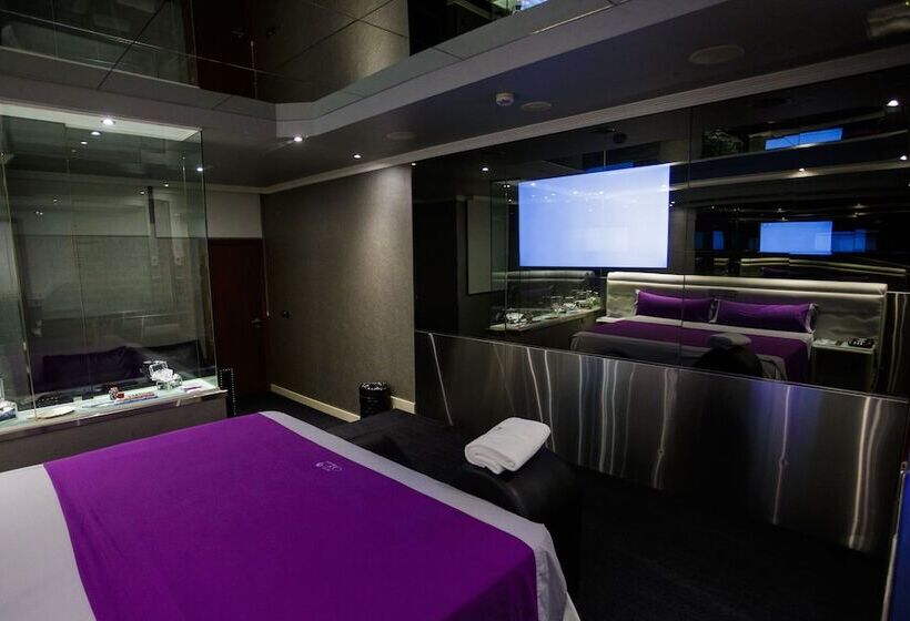 سوئیت با وان آب گرم, Motel Venus Pontevedra