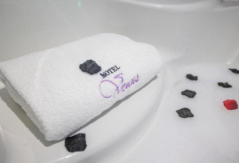 سوئیت با وان آب گرم, Motel Venus Pontevedra