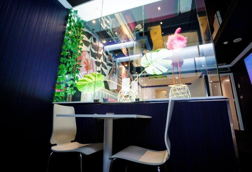 سوئیت با وان آب گرم, Motel Venus Pontevedra