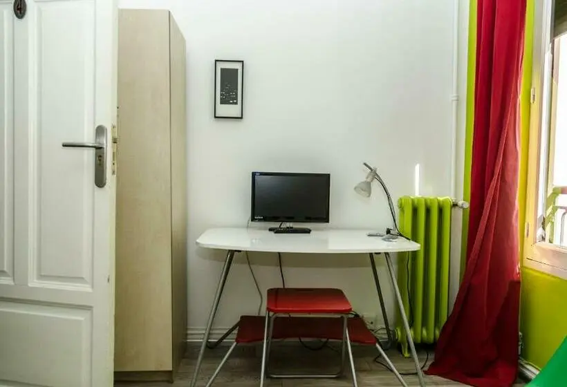 اتاق استاندارد با سرویس بهداشتی مشترک, Pensión Blanca B&b