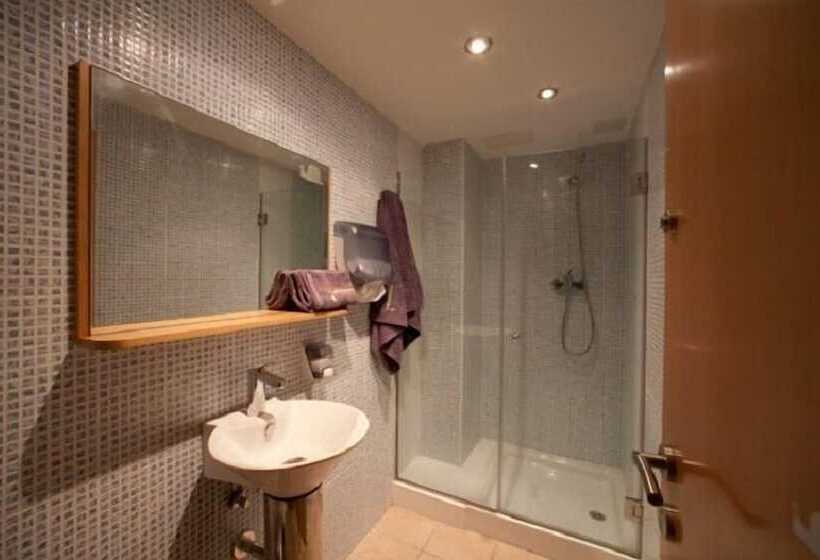 تختخواب در اتاق مشترک, Somianatura   Hostel