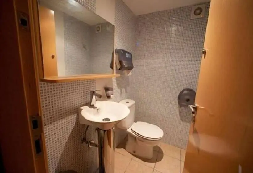Perhehuone Vuoristonäkymä, Somianatura Hostel