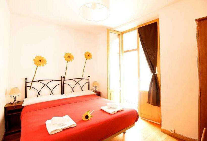 اتاق استاندارد با سرویس بهداشتی مشترک, Kasa Katia Guest House