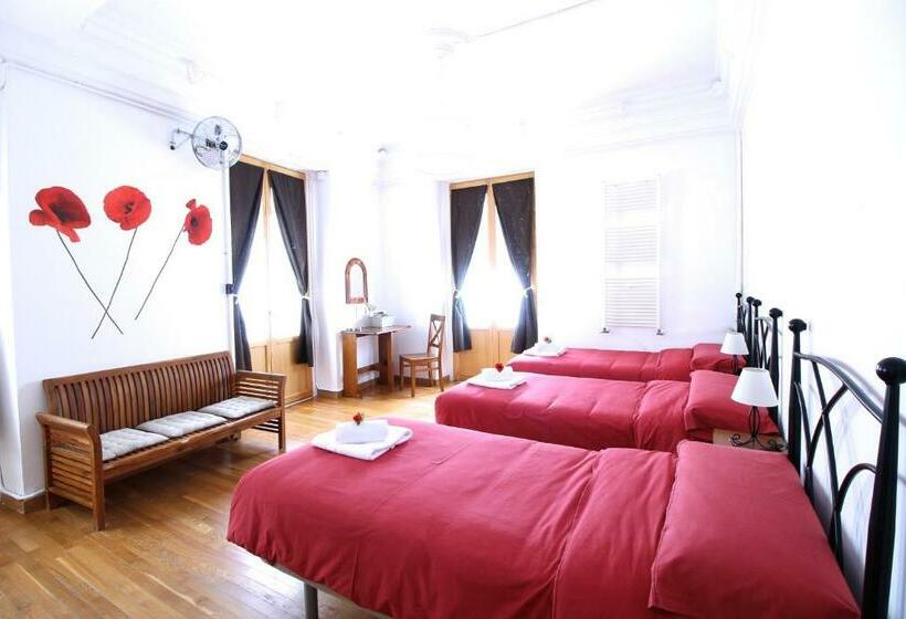 اتاق استاندارد سه تخته با سرویس بهداشتی مشترک, Kasa Katia Guest House