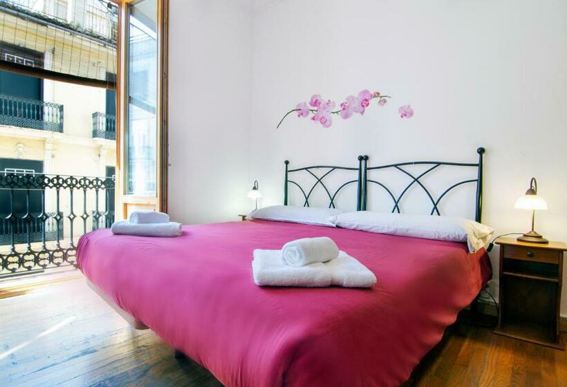 اتاق استاندارد با سرویس بهداشتی مشترک, Kasa Katia Guest House