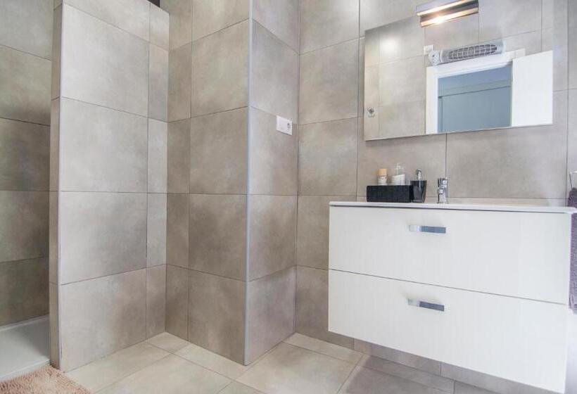 اتاق خانوادگی, Kasa Katia Guest House