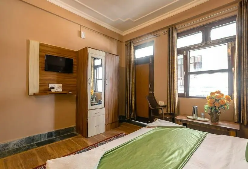 اتاق اکونومی, Varuni Mcleodganj
