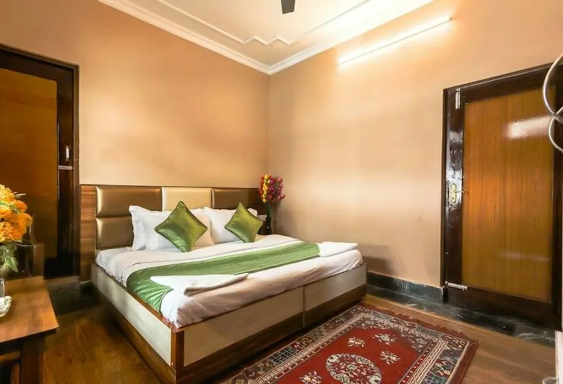 اتاق اکونومی, Varuni Mcleodganj