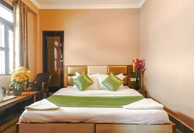 اتاق اکونومی, Varuni Mcleodganj