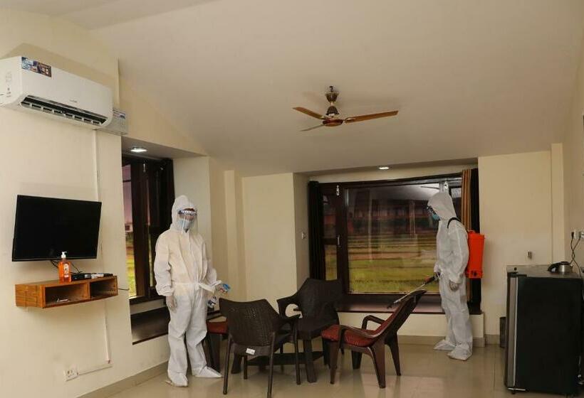 اتاق لوکس, Corbett Treat Resort