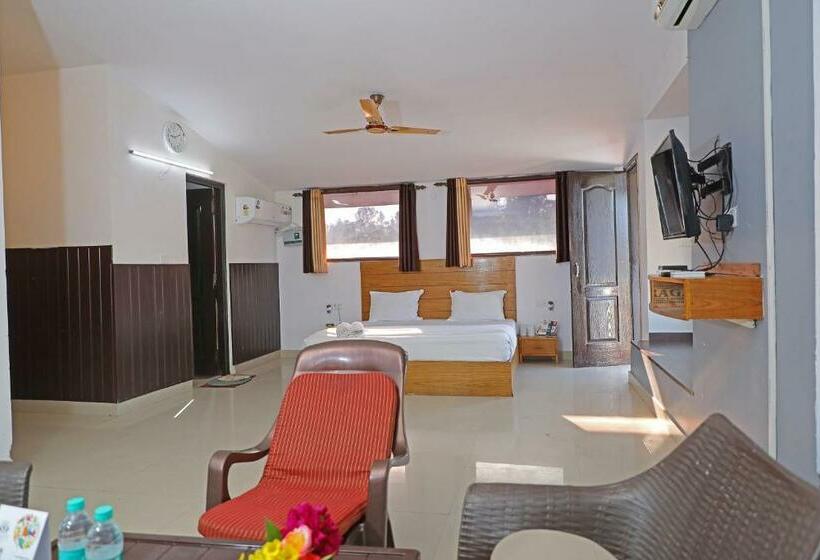 اتاق لوکس, Corbett Treat Resort