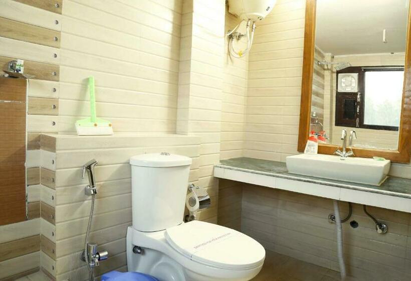 디럭스 룸, Corbett Treat Resort