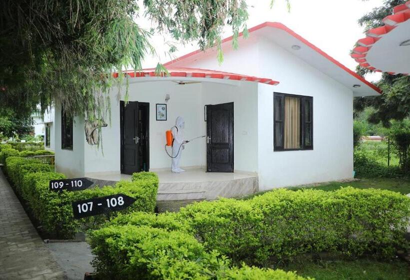 سوییت خانوادگی, Corbett Treat Resort