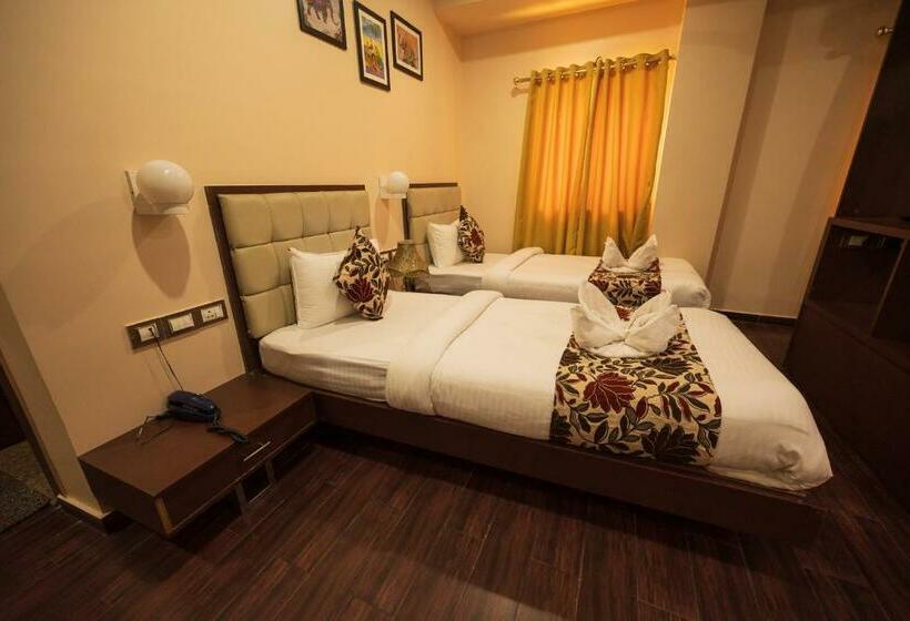 اتاق لوکس, Rajdarbar Hotel & Banquet, Siliguri