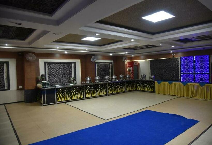 غرفة ديلوكس, Simran Pride, Raipur