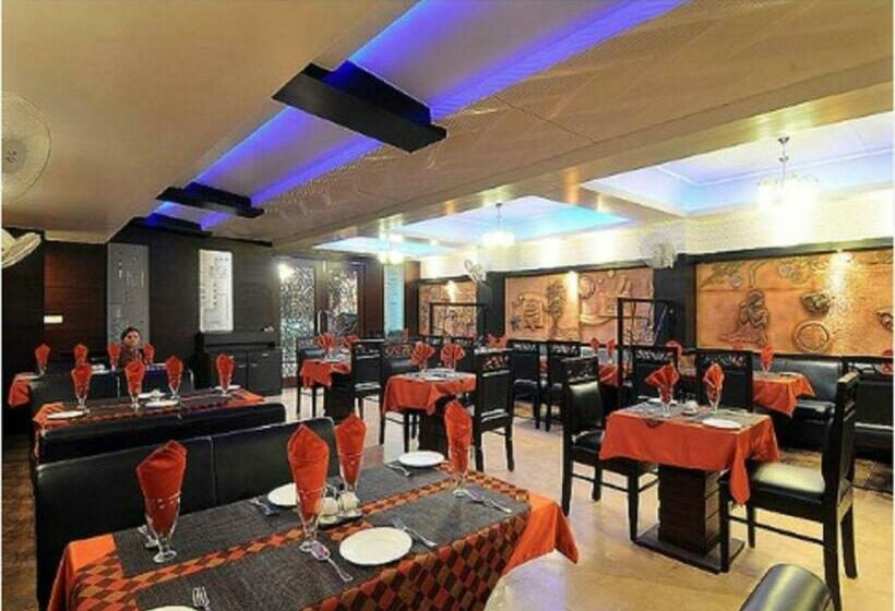 Номер Deluxe, Simran Pride, Raipur