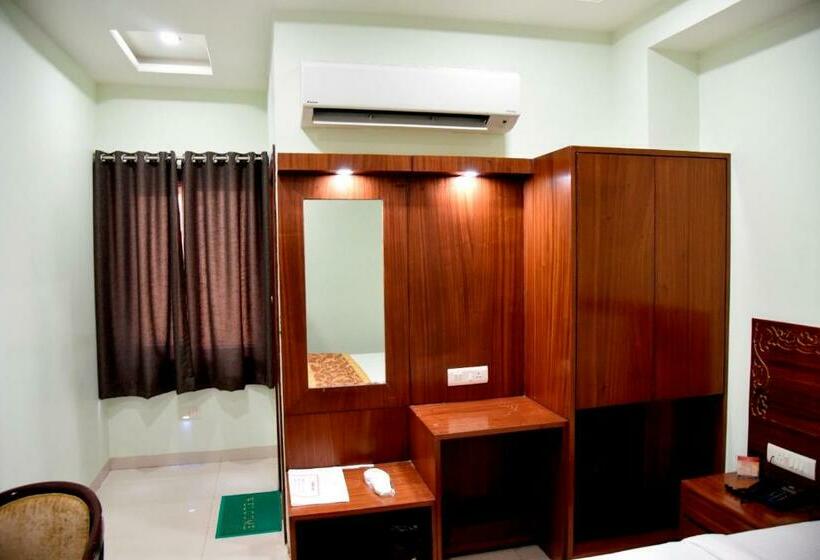 غرفة ديلوكس, Simran Pride, Raipur