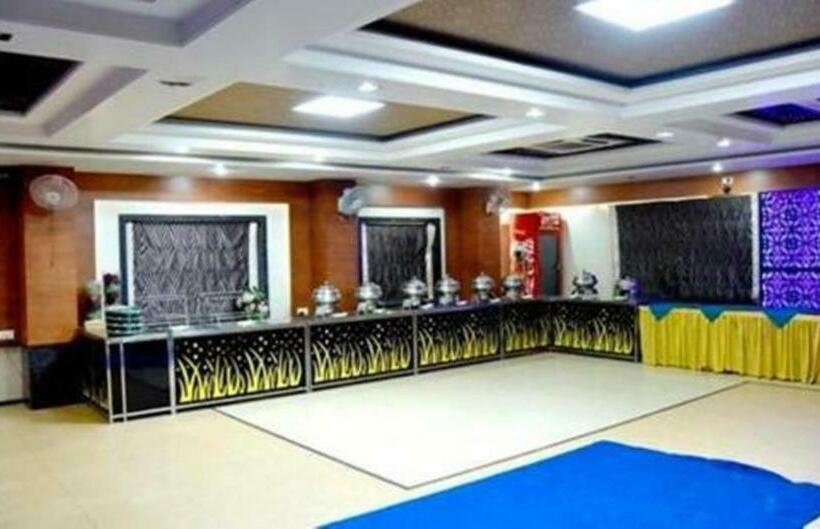 غرفة ديلوكس, Simran Pride, Raipur