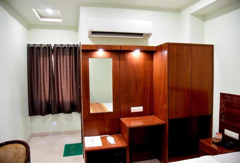 جناح سوبيريور, Simran Pride, Raipur