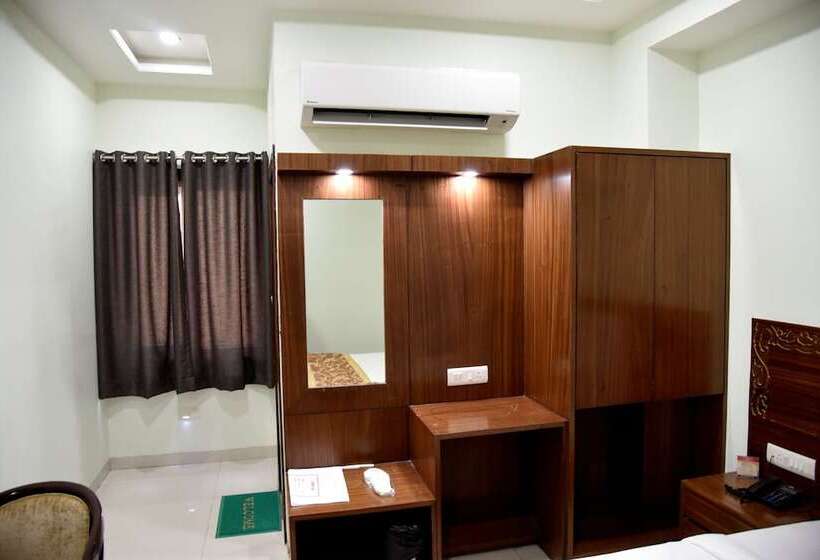 غرفة ديلوكس, Simran Pride, Raipur