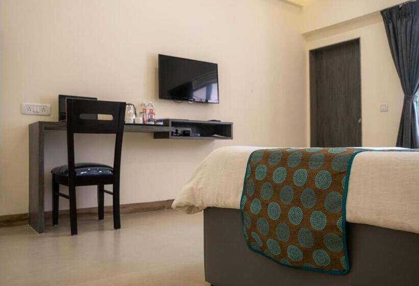 豪华房间, Girivihar Holiday Club   Pure Veg