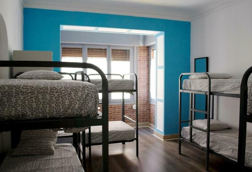 تختخواب در اتاق مشترک, Tarragona Hostel