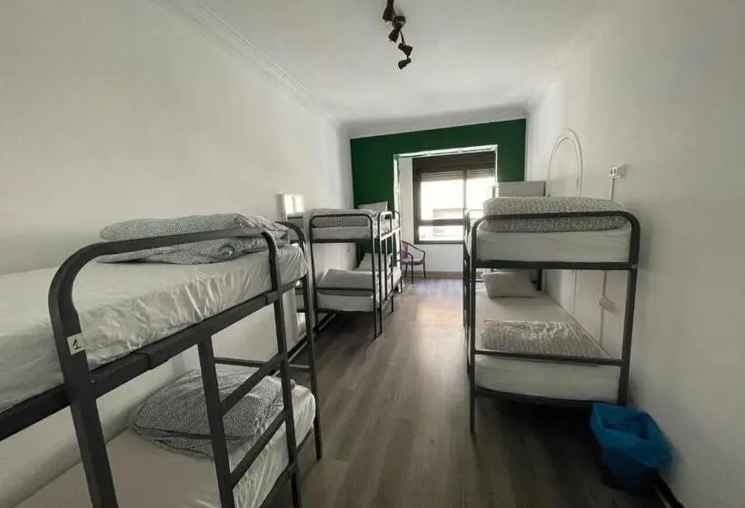 تختخواب در اتاق مشترک, Tarragona Hostel