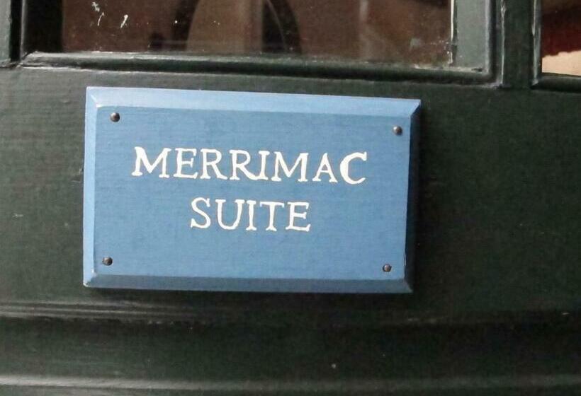 غرفة ديلوكس سرير ملكى, Clark Currier Inn