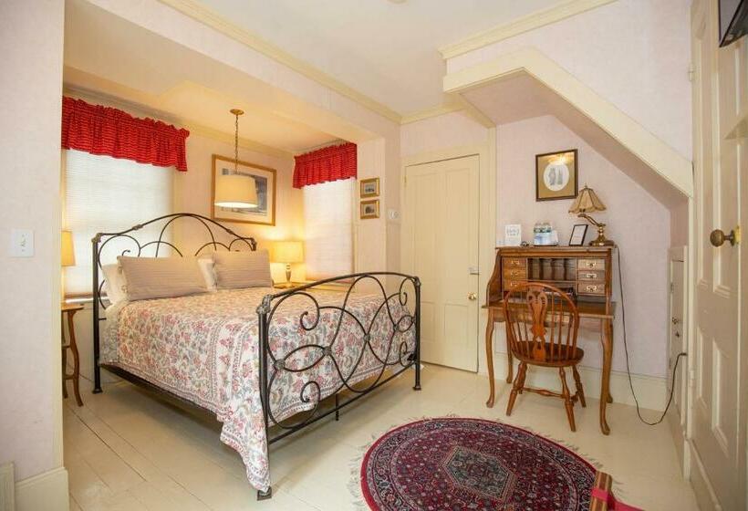 غرفة ديلوكس سرير ملكى, Clark Currier Inn