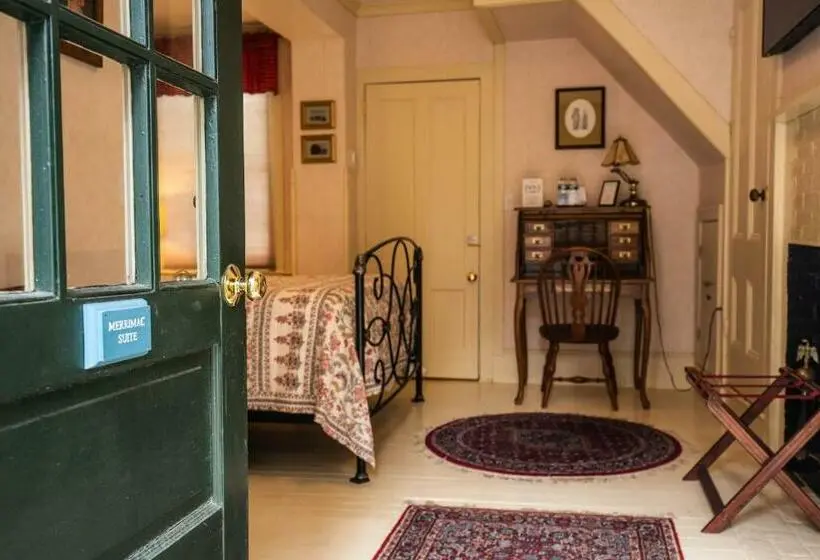 クイーンベッドのデラックスルーム, Clark Currier Inn