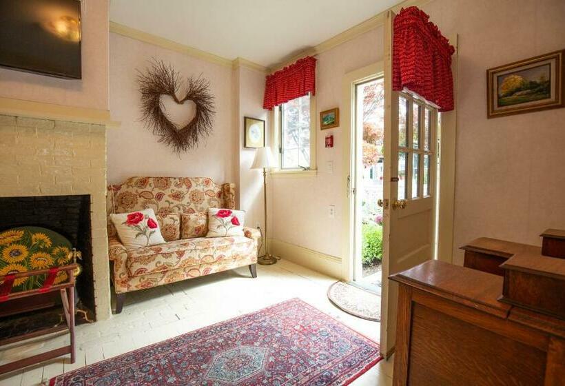 Номер Deluxe Кровать Куин, Clark Currier Inn