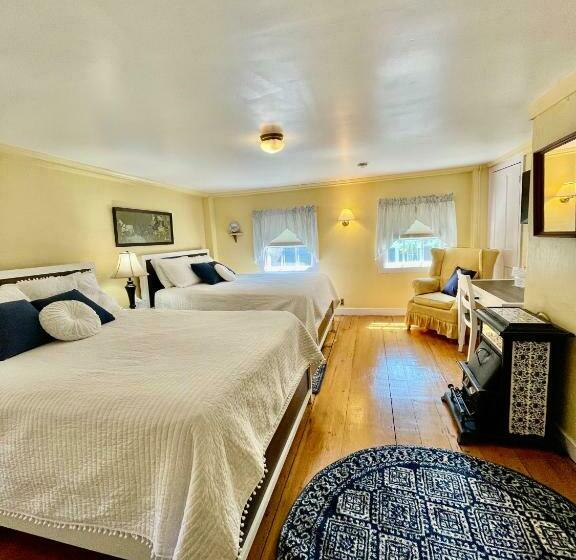 غرفة قياسية, Clark Currier Inn