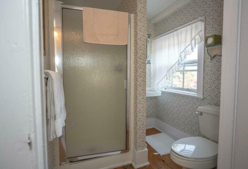 Номер Стандарт, Clark Currier Inn