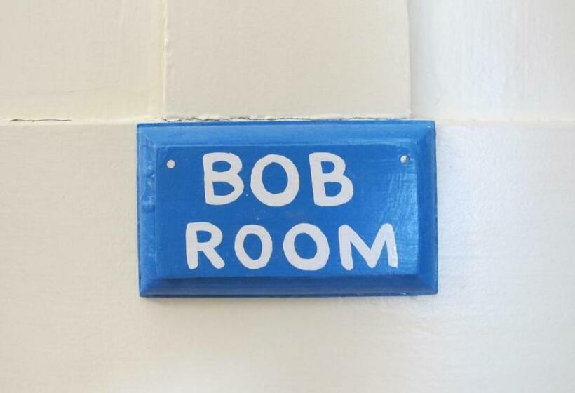 غرفة قياسية فردية, Clark Currier Inn